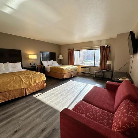 Rodeway Inn & Suites Madison East Екстериор снимка