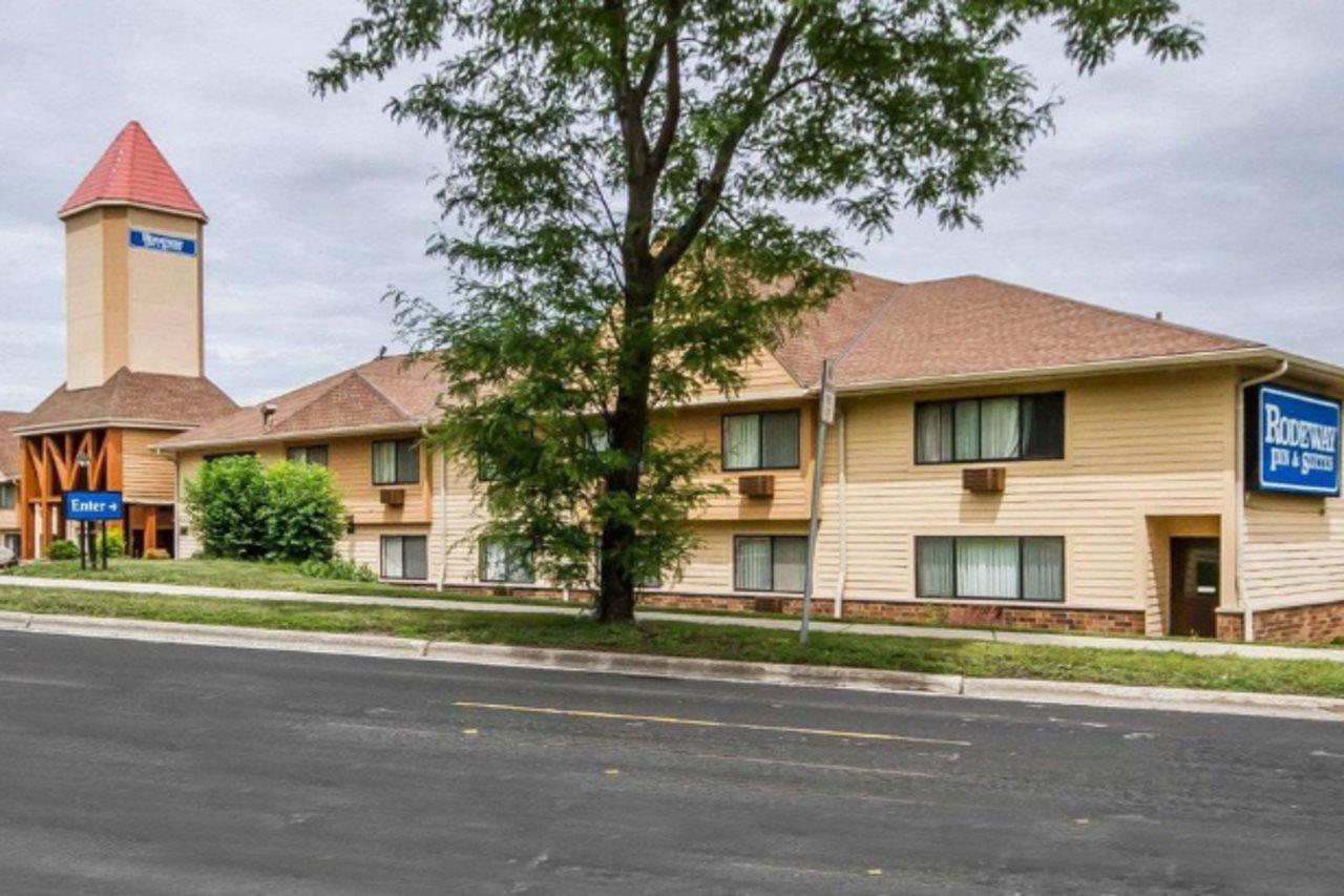 Rodeway Inn & Suites Madison East Екстериор снимка