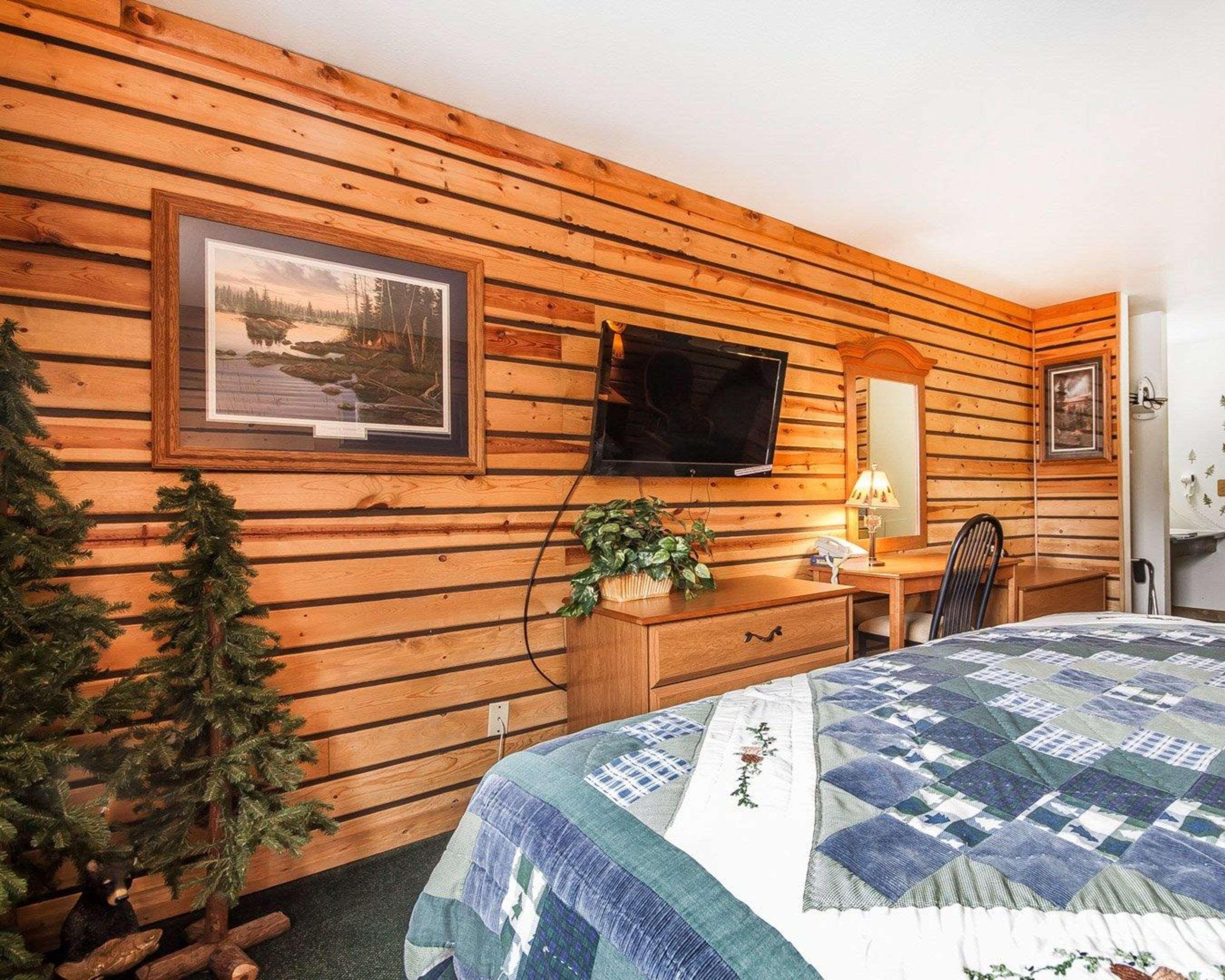 Rodeway Inn & Suites Madison East Екстериор снимка