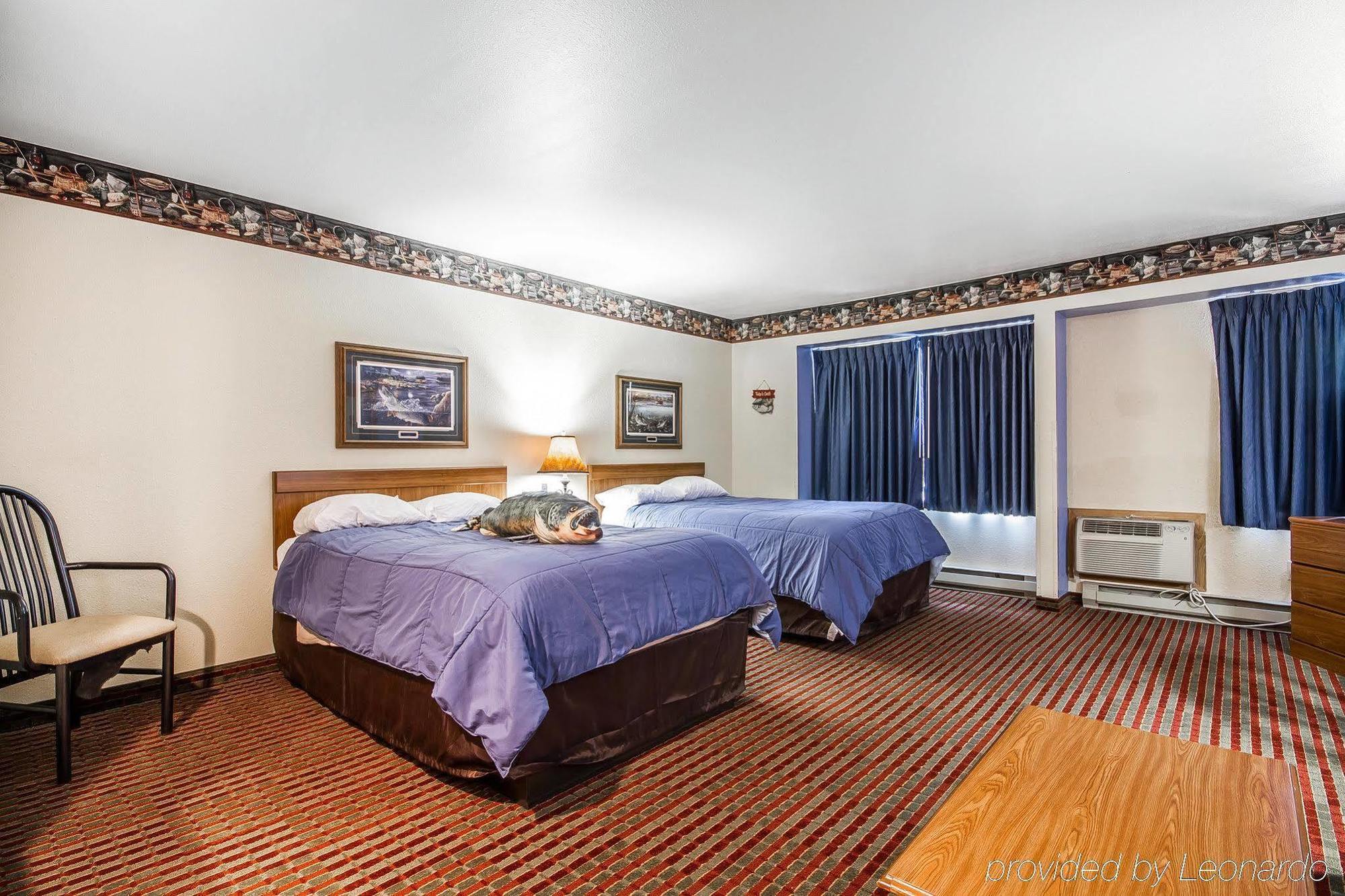 Rodeway Inn & Suites Madison East Екстериор снимка